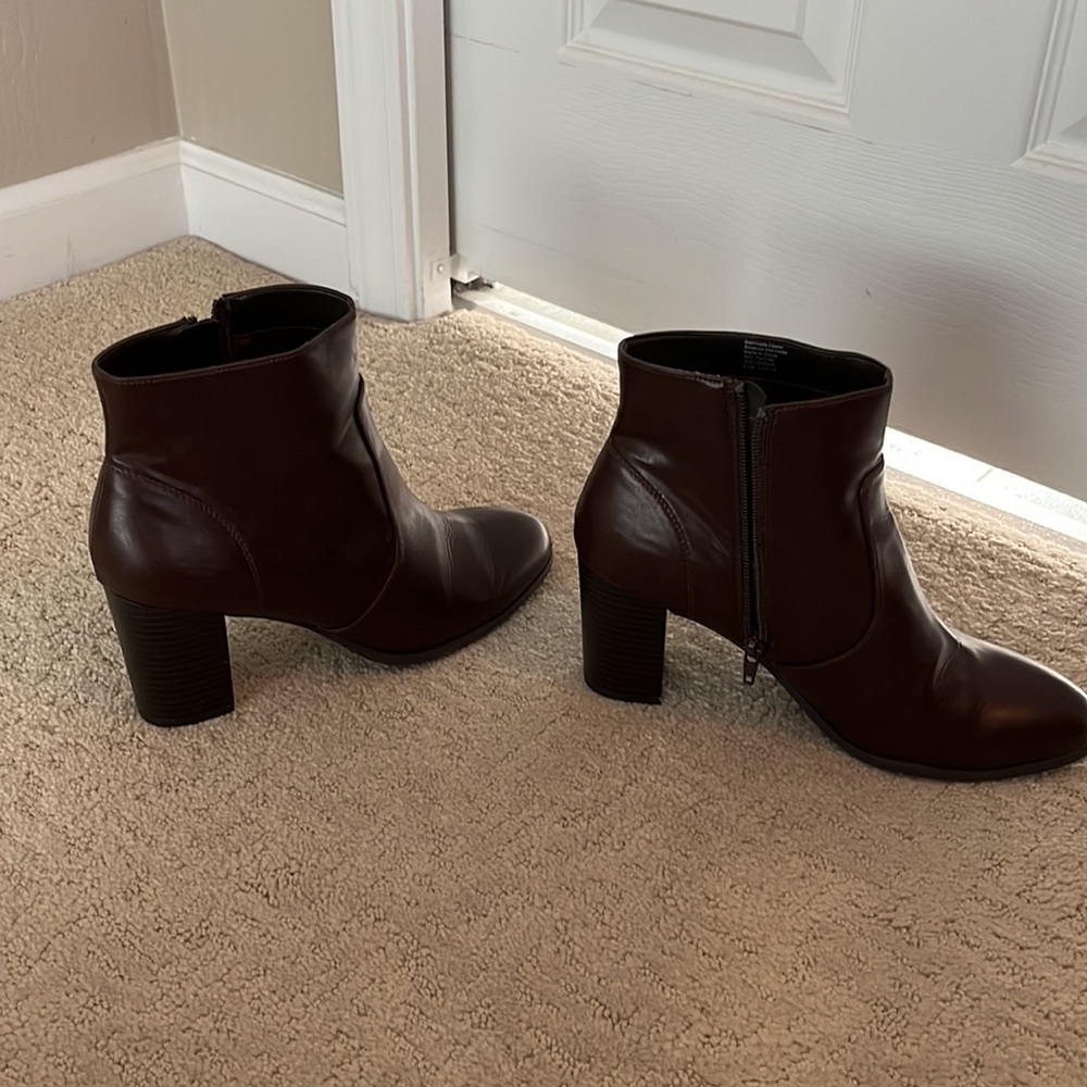 Brown boots - Picture 2 of 5
